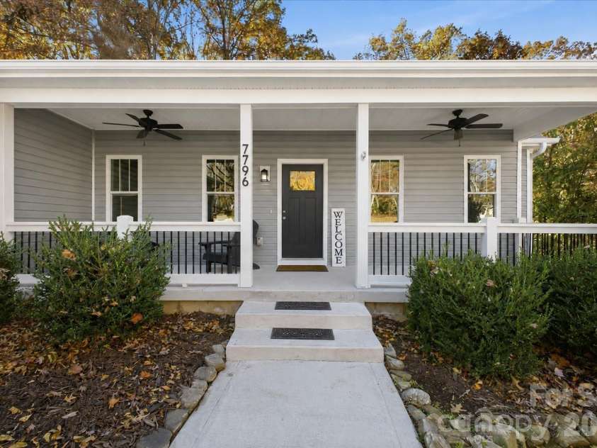 2705 Andrew Point Drive, Denver, NC 28037.  MLS# CAR4396085, YatesRealty ID 34412. 