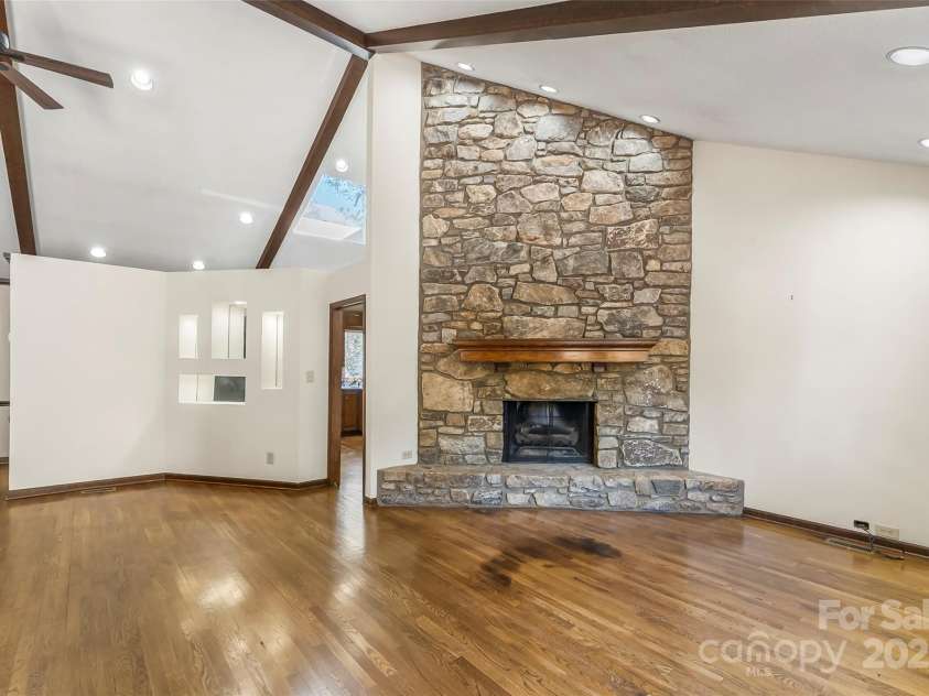 212 Riverside Drive, Morganton, NC 28655.  MLS# CAR4314566, YatesRealty ID 34413. 