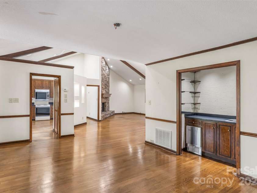 212 Riverside Drive, Morganton, NC 28655.  MLS# CAR4314566, YatesRealty ID 34413. 