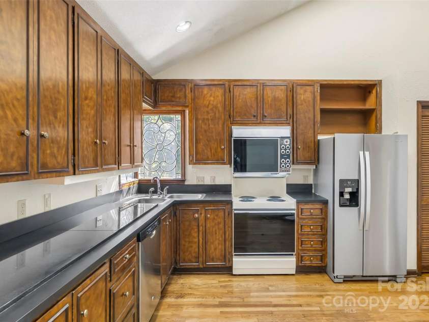 212 Riverside Drive, Morganton, NC 28655.  MLS# CAR4314566, YatesRealty ID 34413. 