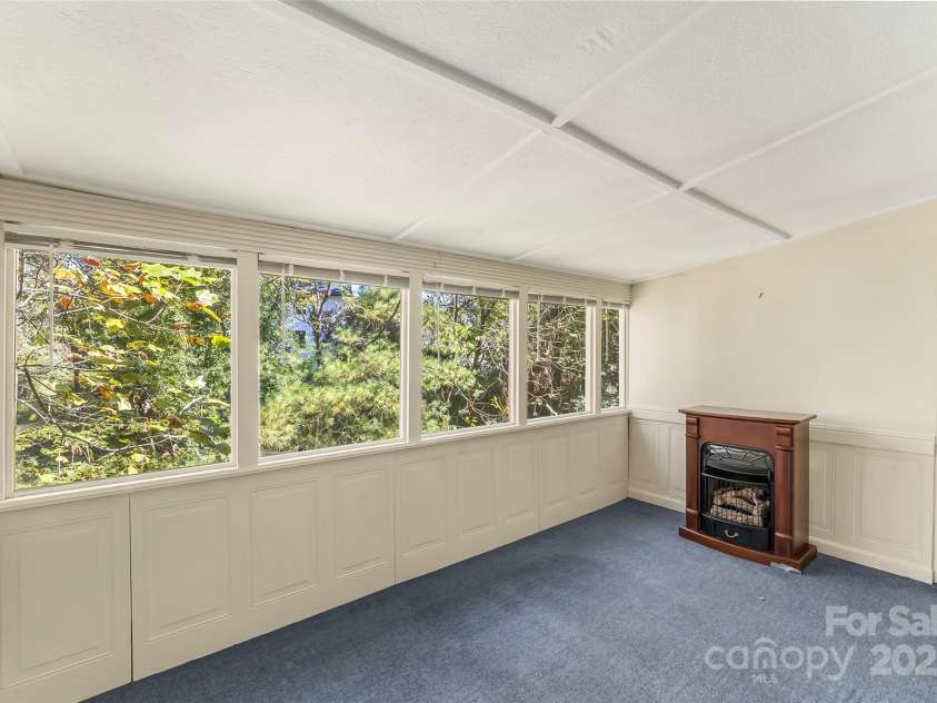 212 Riverside Drive, Morganton, NC 28655.  MLS# CAR4314566, YatesRealty ID 34413. 