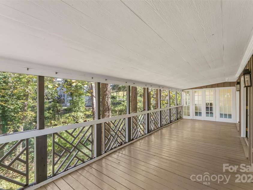 212 Riverside Drive, Morganton, NC 28655.  MLS# CAR4314566, YatesRealty ID 34413. 