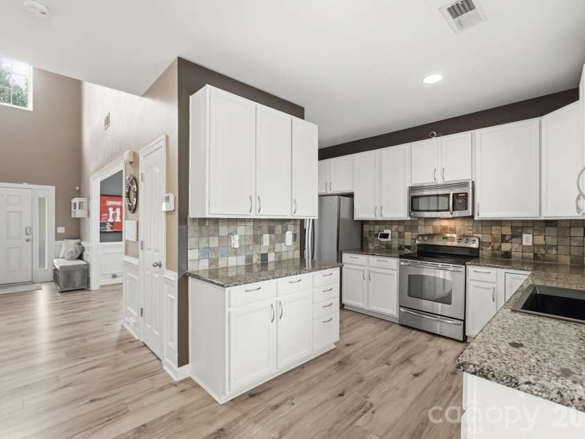 2616 Sierra Chase Drive, Monroe, NC 28112.  MLS# CAR4398992, YatesRealty ID 34413. Spacious kitcen
