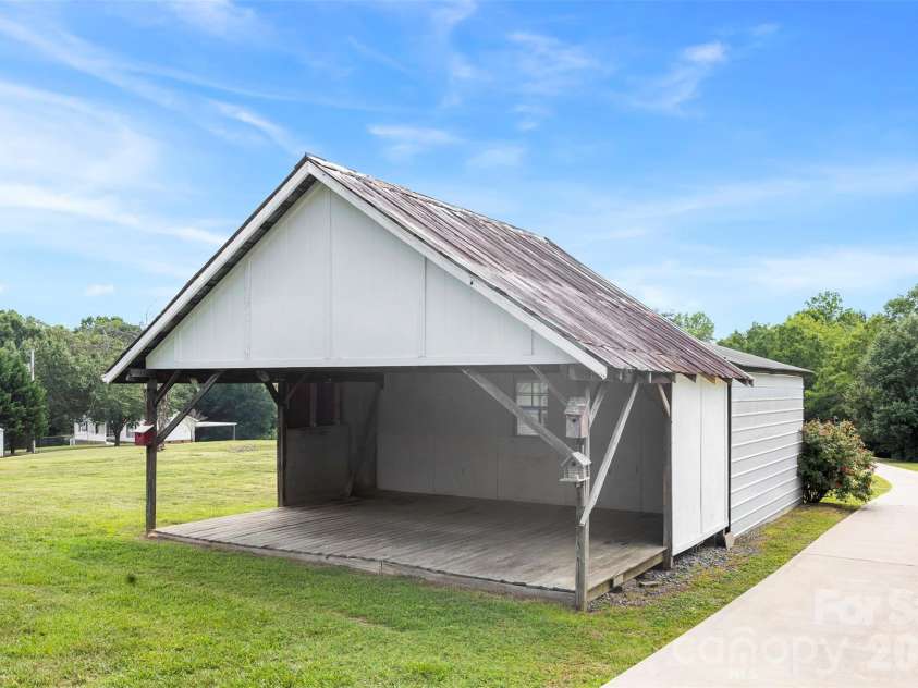 1259 Hardin Road, Dallas, NC 28034.  MLS# CAR4398396, YatesRealty ID 34415. Multi Purpose Barn