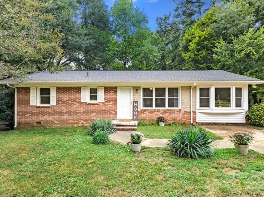 365 Twin Lakes Road, Rock Hill, SC 29732.  MLS# CAR4293841, YatesRealty ID 34415. 
