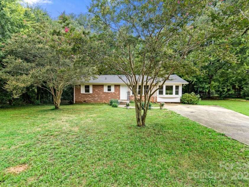 365 Twin Lakes Road, Rock Hill, SC 29732.  MLS# CAR4293841, YatesRealty ID 34415. 