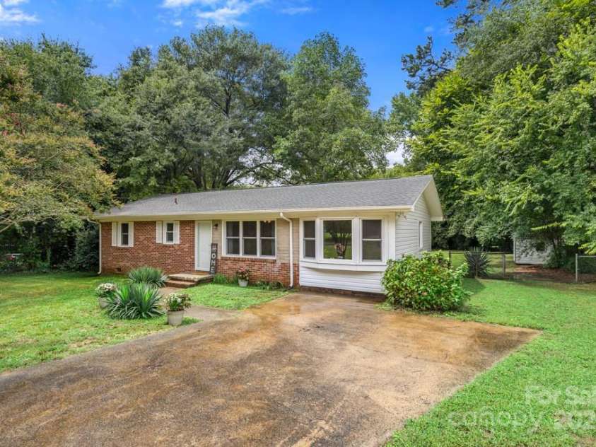 365 Twin Lakes Road, Rock Hill, SC 29732.  MLS# CAR4293841, YatesRealty ID 34415. 