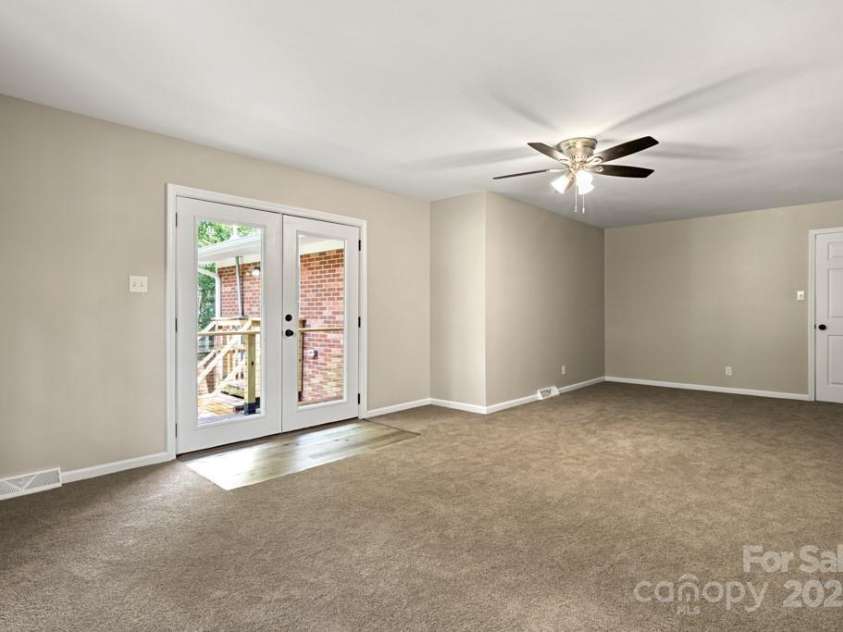 365 Twin Lakes Road, Rock Hill, SC 29732.  MLS# CAR4293841, YatesRealty ID 34415. 