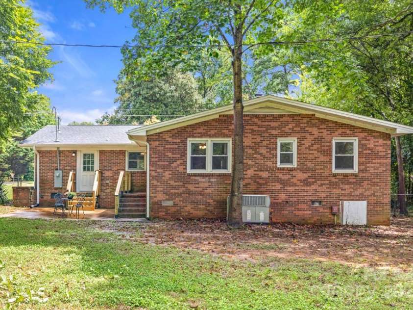 365 Twin Lakes Road, Rock Hill, SC 29732.  MLS# CAR4293841, YatesRealty ID 34415. 