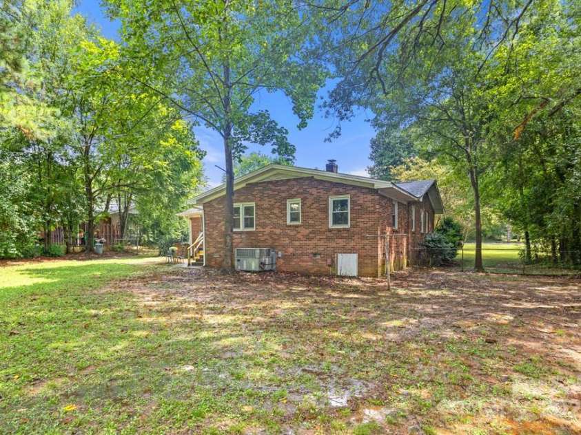 365 Twin Lakes Road, Rock Hill, SC 29732.  MLS# CAR4293841, YatesRealty ID 34415. 