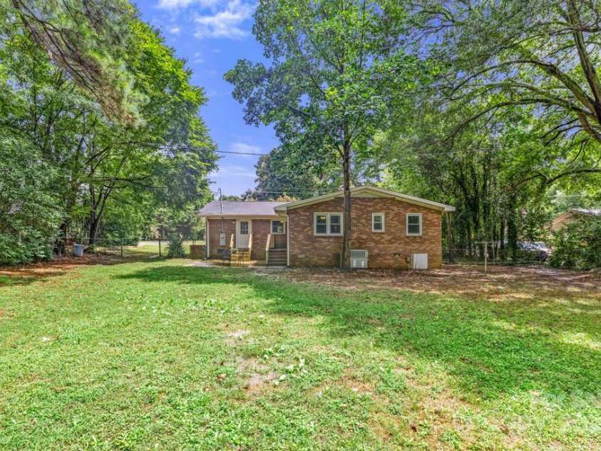 365 Twin Lakes Road, Rock Hill, SC 29732.  MLS# CAR4293841, YatesRealty ID 34415. 
