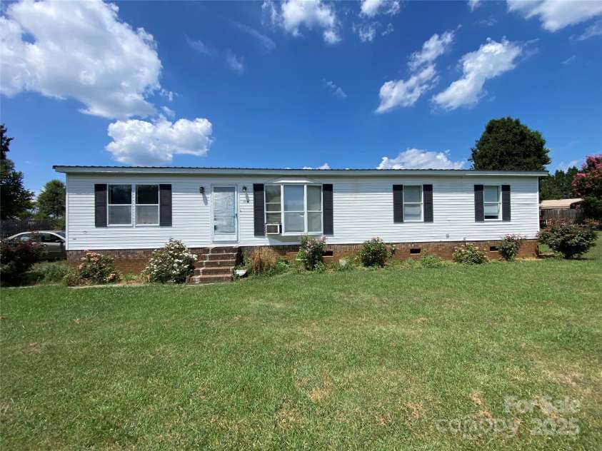 190 Westway Lane, Salisbury, NC 28147.  MLS# CAR4287228, YatesRealty ID 34417. 