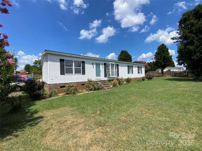 190 Westway Lane, Salisbury, NC 28147.  MLS# CAR4287228, YatesRealty ID 34417. 