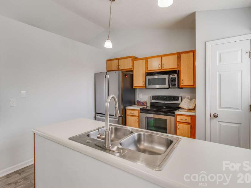 441 Coops Court, West Columbia, SC 29170.  MLS# CAR4397455, YatesRealty ID 34417. 