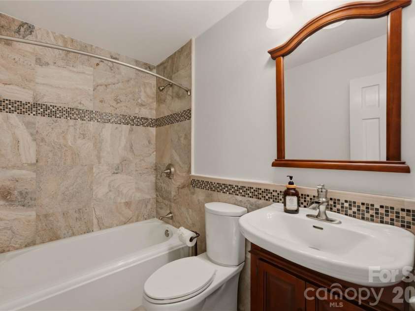 4872 Liberty Hill Road, York, SC 29745.  MLS# CAR4397290, YatesRealty ID 34418. Full bath