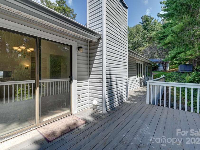 71 Hollybrook Drive, Asheville, NC 28803.  MLS# CAR4294339, YatesRealty ID 34419. Back Deck