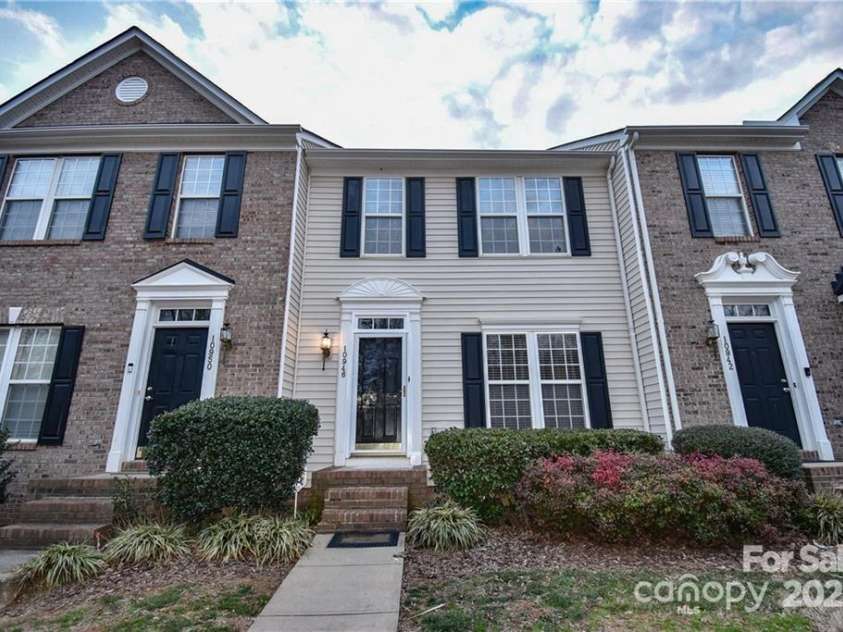 10946 Garden Oaks Lane, Charlotte, NC 28273.  MLS# CAR4219315, YatesRealty ID 3442. 