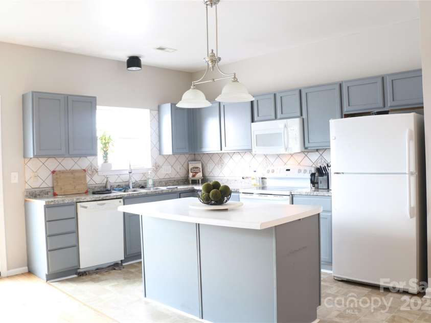 10946 Garden Oaks Lane, Charlotte, NC 28273.  MLS# CAR4219315, YatesRealty ID 3442. 