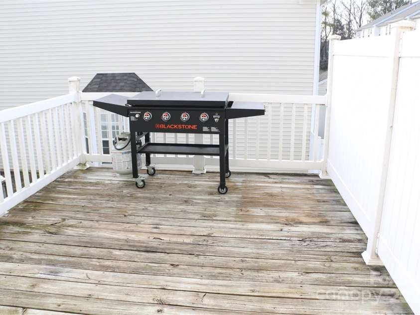 10946 Garden Oaks Lane, Charlotte, NC 28273.  MLS# CAR4219315, YatesRealty ID 3442. 