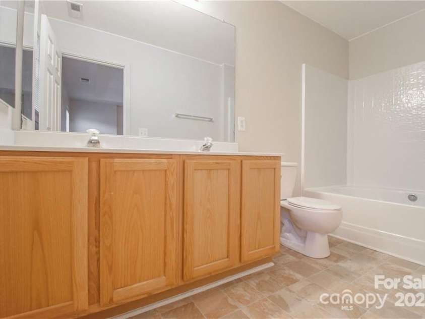 10946 Garden Oaks Lane, Charlotte, NC 28273.  MLS# CAR4219315, YatesRealty ID 3442. 