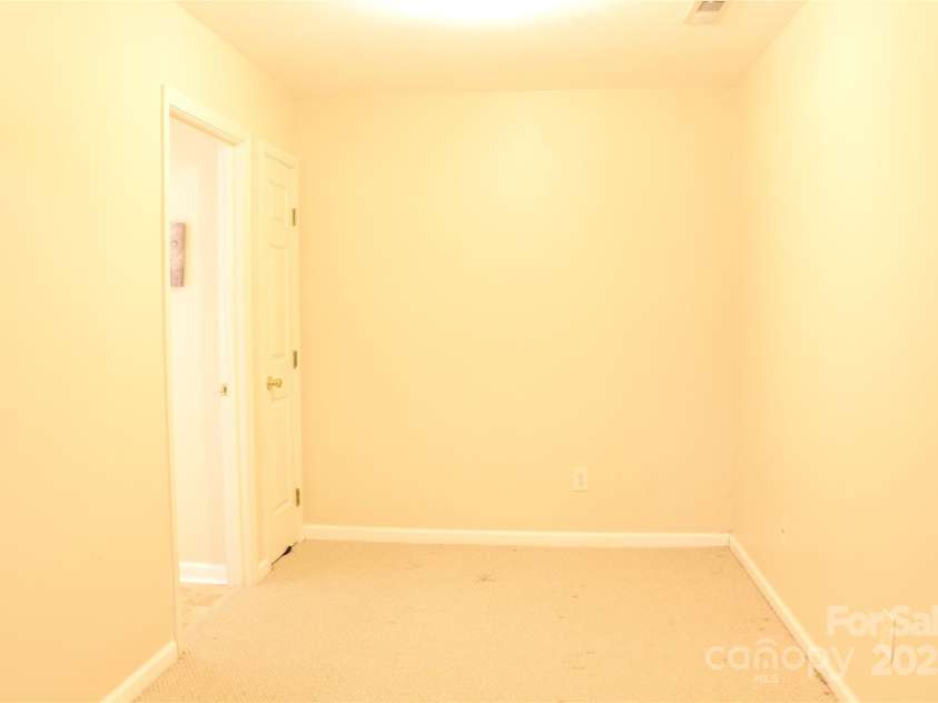 10946 Garden Oaks Lane, Charlotte, NC 28273.  MLS# CAR4219315, YatesRealty ID 3442. 