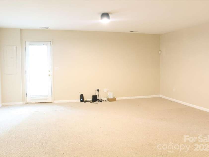 10946 Garden Oaks Lane, Charlotte, NC 28273.  MLS# CAR4219315, YatesRealty ID 3442. 