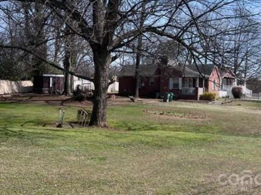 3724 Alabama Avenue, Charlotte, NC 28216.  MLS# CAR4355489, YatesRealty ID 3442. ADDITIONAL LOT