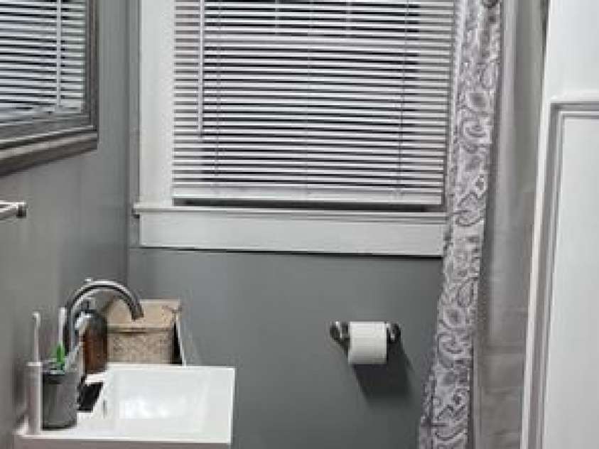 3724 Alabama Avenue, Charlotte, NC 28216.  MLS# CAR4355489, YatesRealty ID 3442. BATHROOM