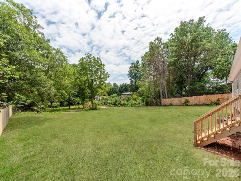 391 Stutts Road, Mooresville, NC 28117.  MLS# CAR4390003, YatesRealty ID 34420. 