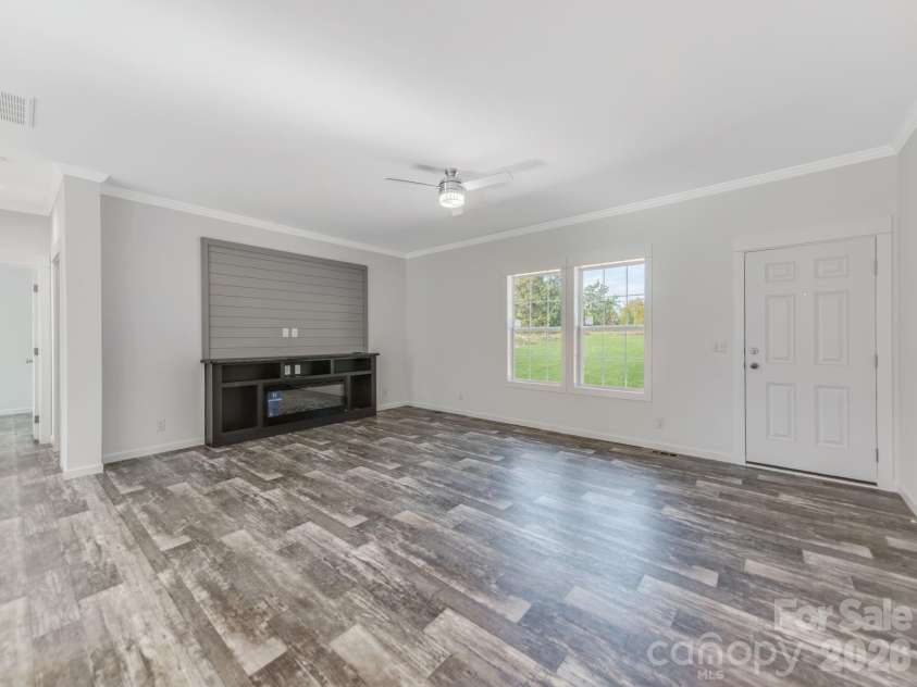391 Stutts Road, Mooresville, NC 28117.  MLS# CAR4390003, YatesRealty ID 34420. 