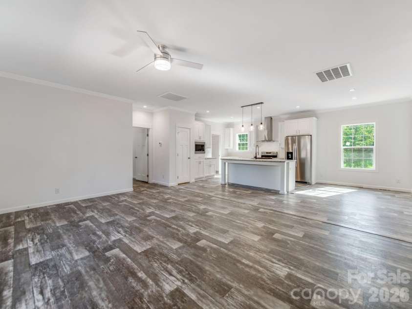 391 Stutts Road, Mooresville, NC 28117.  MLS# CAR4390003, YatesRealty ID 34420. 