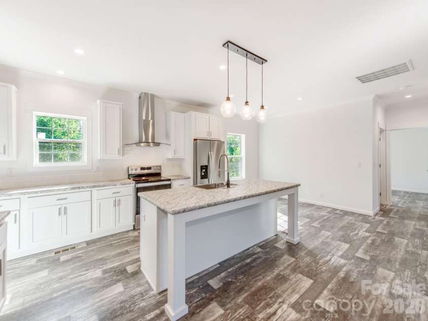 391 Stutts Road, Mooresville, NC 28117.  MLS# CAR4390003, YatesRealty ID 34420. 