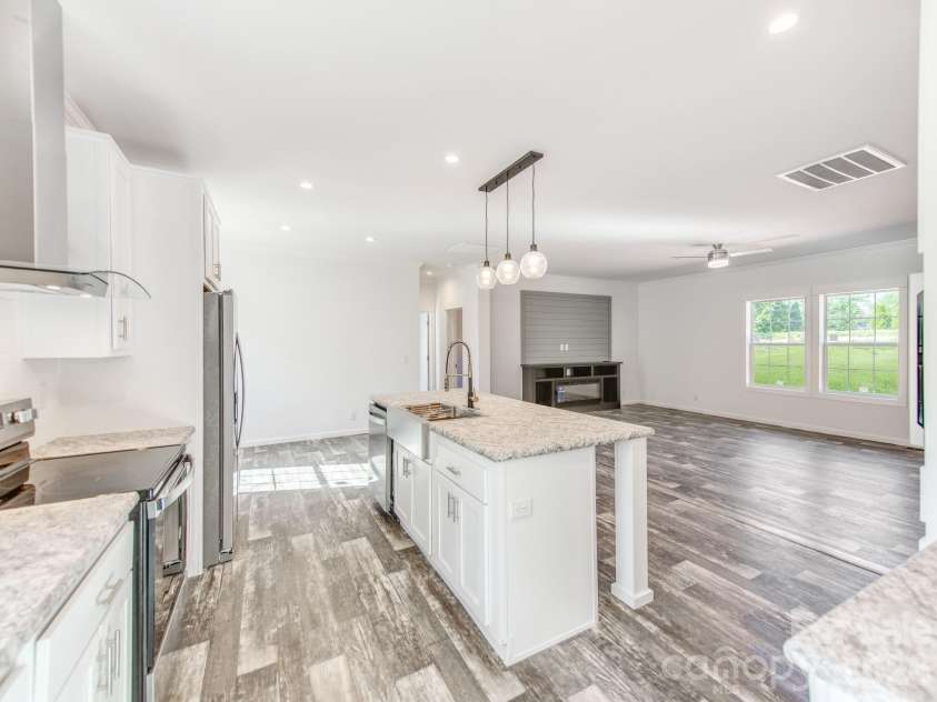 391 Stutts Road, Mooresville, NC 28117.  MLS# CAR4390003, YatesRealty ID 34420. 