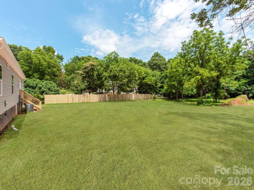 391 Stutts Road, Mooresville, NC 28117.  MLS# CAR4390003, YatesRealty ID 34420. 