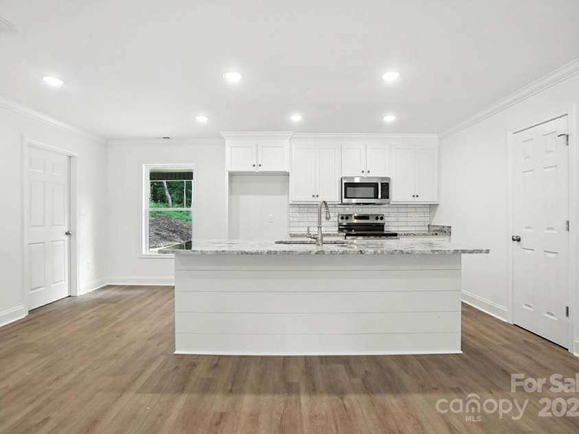 233 Lincoln Road, York, SC 29745.  MLS# CAR4295730, YatesRealty ID 34421. 