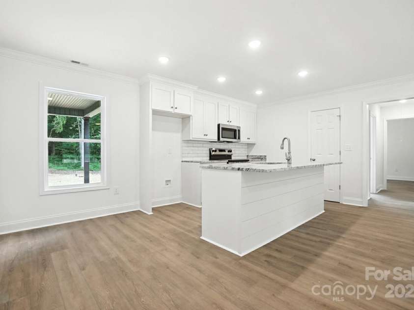 233 Lincoln Road, York, SC 29745.  MLS# CAR4295730, YatesRealty ID 34421. 