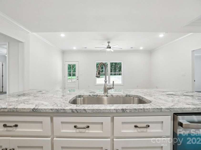 233 Lincoln Road, York, SC 29745.  MLS# CAR4295730, YatesRealty ID 34421. 