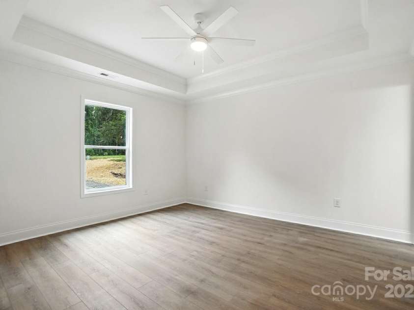 233 Lincoln Road, York, SC 29745.  MLS# CAR4295730, YatesRealty ID 34421. 