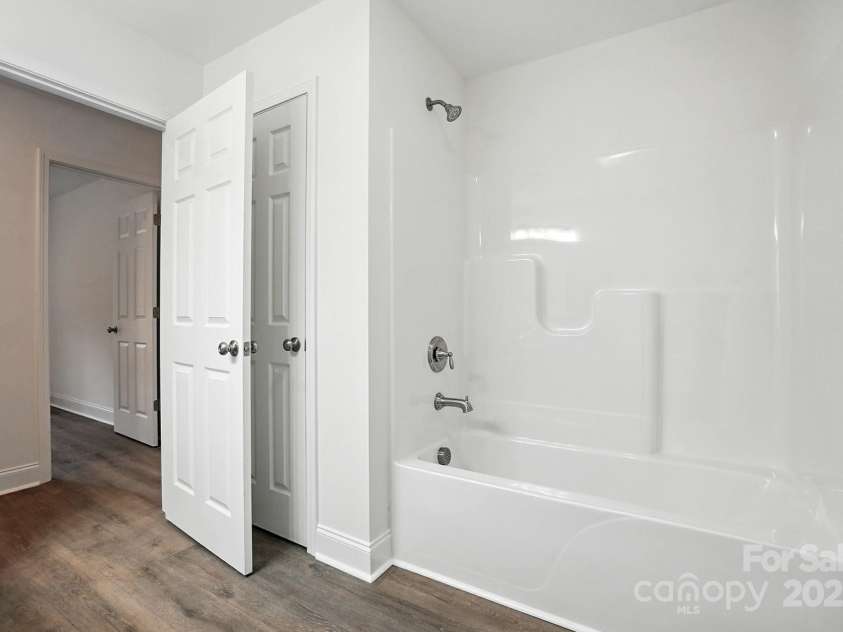 233 Lincoln Road, York, SC 29745.  MLS# CAR4295730, YatesRealty ID 34421. 