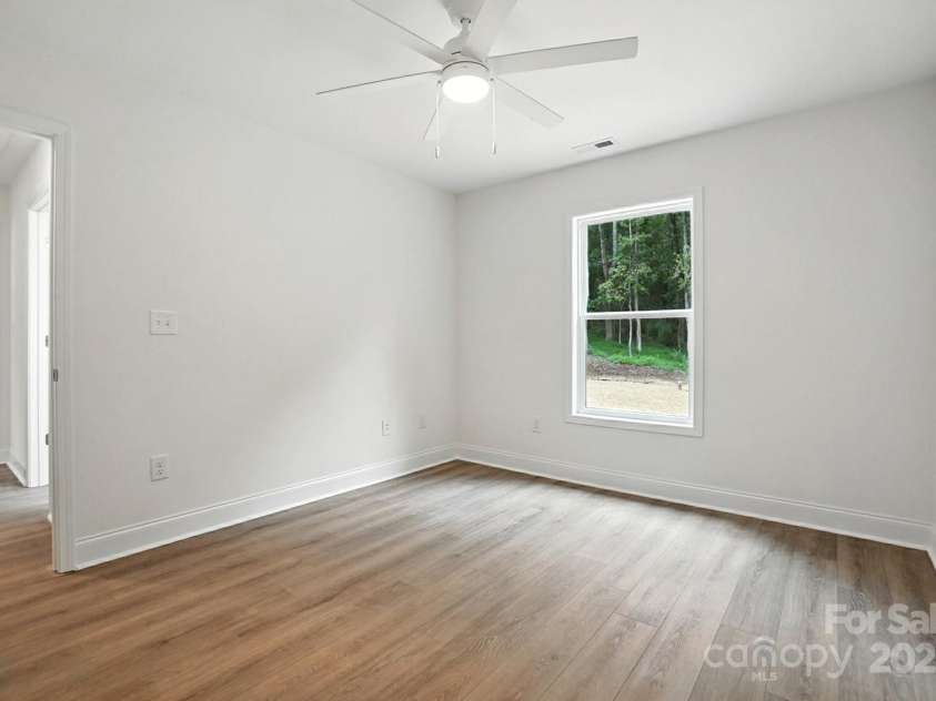 233 Lincoln Road, York, SC 29745.  MLS# CAR4295730, YatesRealty ID 34421. 