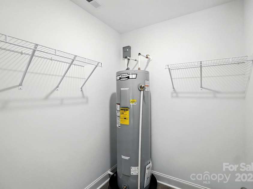 233 Lincoln Road, York, SC 29745.  MLS# CAR4295730, YatesRealty ID 34421. 