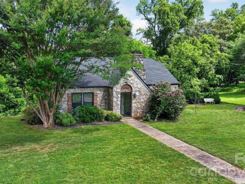 3085 US 70 Highway, Morganton, NC 28655.  MLS# CAR4397954, YatesRealty ID 34421. 