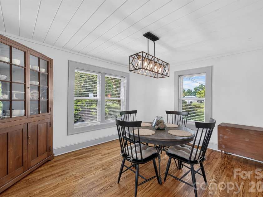 3085 US 70 Highway, Morganton, NC 28655.  MLS# CAR4397954, YatesRealty ID 34421. Dining area