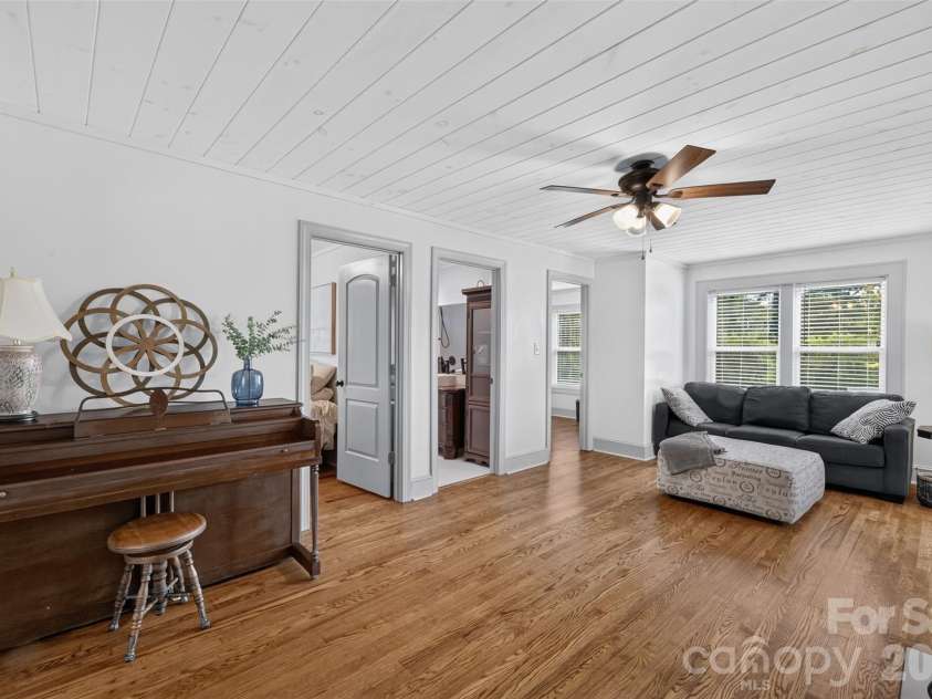 3085 US 70 Highway, Morganton, NC 28655.  MLS# CAR4397954, YatesRealty ID 34421. Living room
