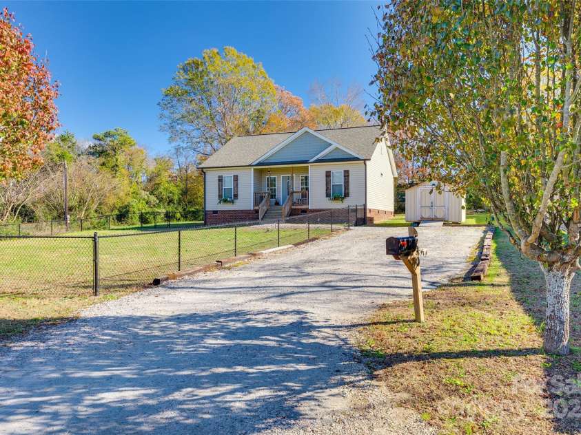 530 Denton Avenue, Chester, SC 29706.  MLS# CAR4287383, YatesRealty ID 34424. 