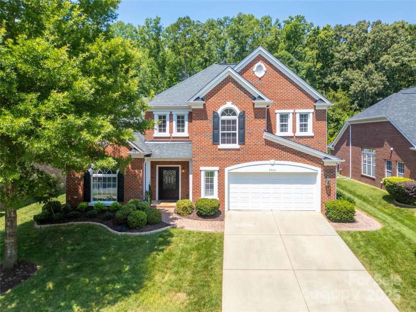 2504 River Oaks Drive, Waxhaw, NC 28173.  MLS# CAR4269382, YatesRealty ID 34425. 