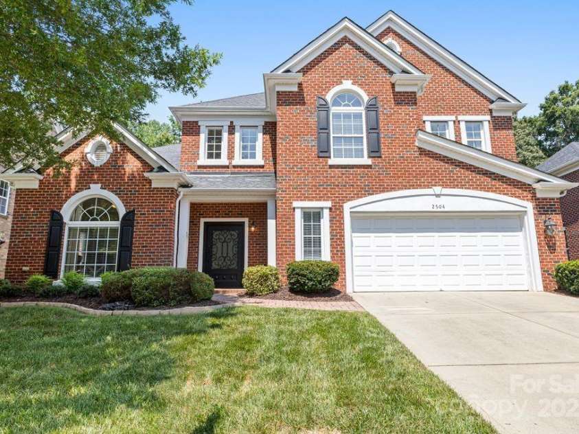 2504 River Oaks Drive, Waxhaw, NC 28173.  MLS# CAR4269382, YatesRealty ID 34425. 
