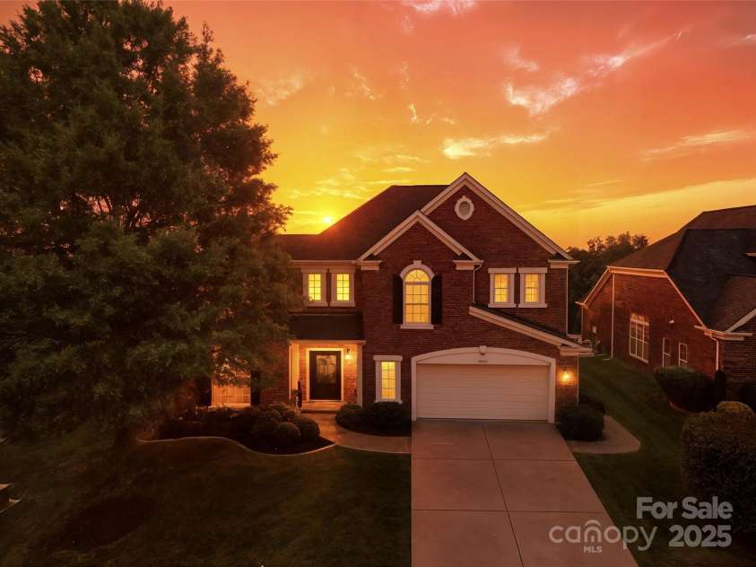2504 River Oaks Drive, Waxhaw, NC 28173.  MLS# CAR4269382, YatesRealty ID 34425. 