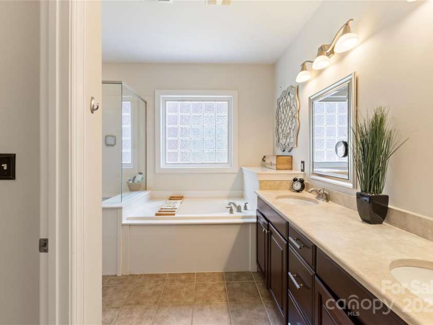 2504 River Oaks Drive, Waxhaw, NC 28173.  MLS# CAR4269382, YatesRealty ID 34425. 