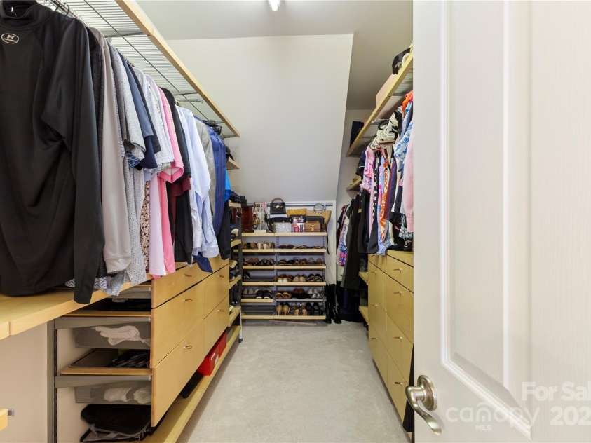 2504 River Oaks Drive, Waxhaw, NC 28173.  MLS# CAR4269382, YatesRealty ID 34425. 